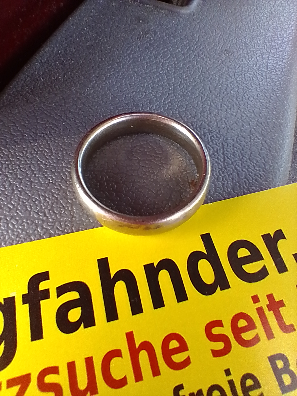 Goldring wiederfinden am Strand