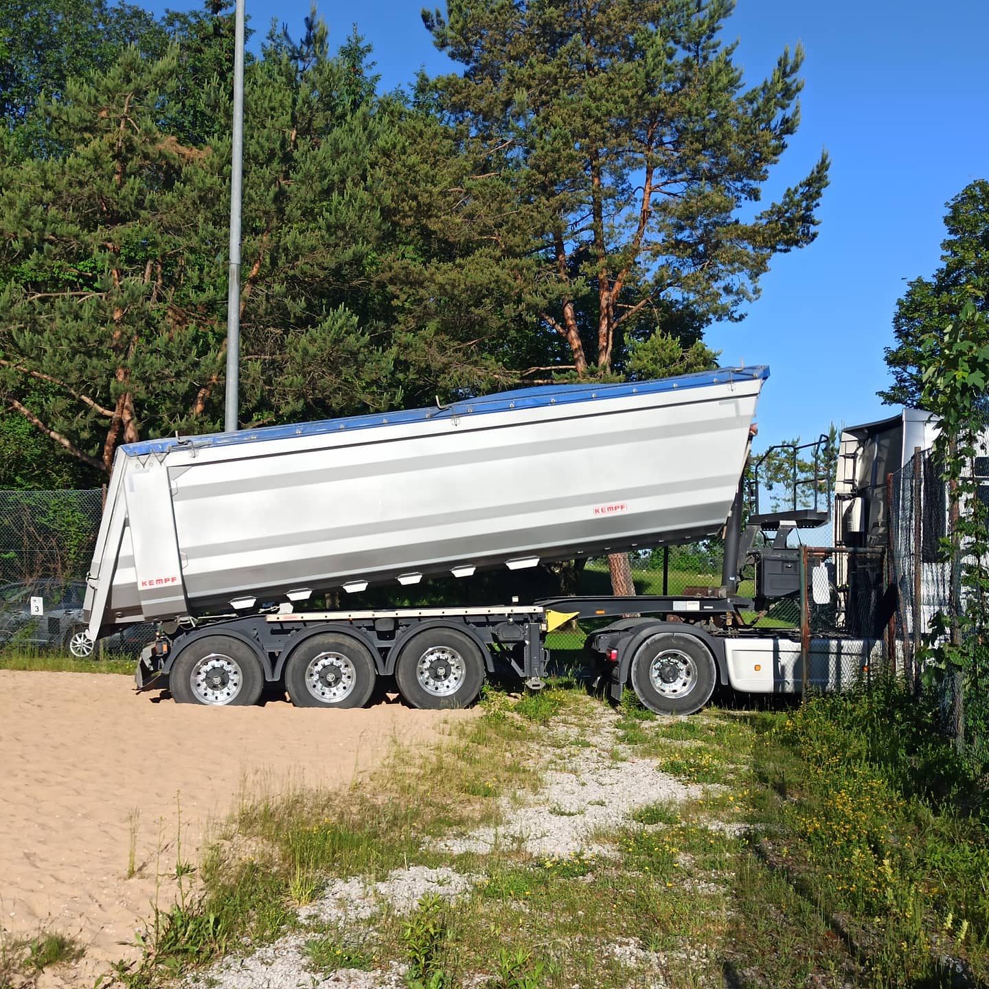 Ankunft Sand Laster 1