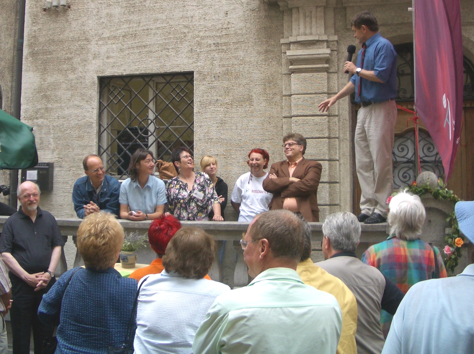 Bürgerhof 18.06.05 "Eröffnung" - Foto: Wolfgang F. Lightmaster - Freiwilligen-Zentrum Augsburg