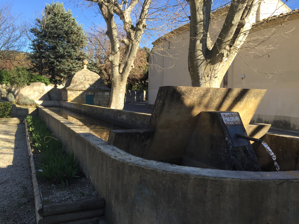 Eyguières, fontaine des Bormes 