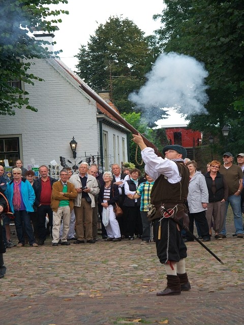Ein Musketier läßt es Krachen