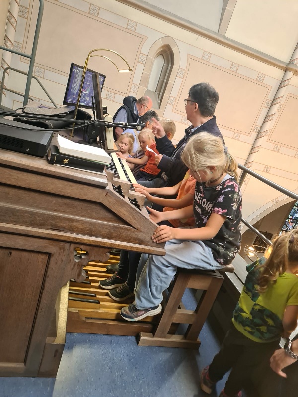 Alle Bilder: KinderKathedrale, Genehmigung ist eingeholt