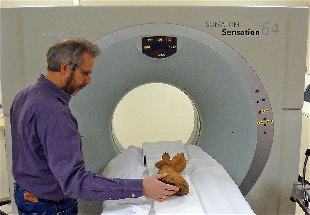 Who does the CT scan? Dr. Marc Ghysels, Scantix