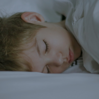 Hypnose et énurésie : une solution douce et efficace pour aider votre enfant