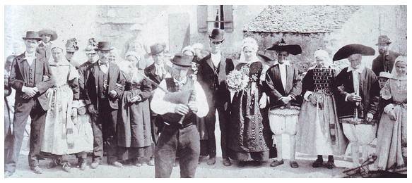 Un sonneur de veuze lors d'un mariage à Saillé en Guérande