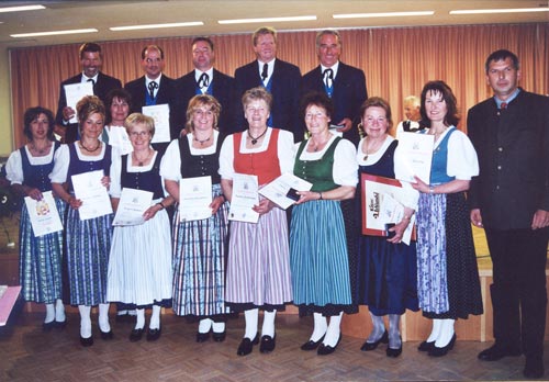 Vom Sängerbund geehrte Sängerinnen und Sänger