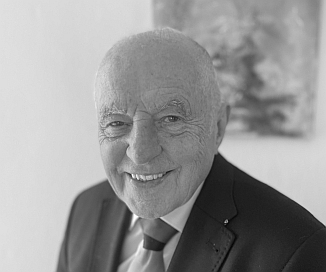 Dr. Stefan Gloß