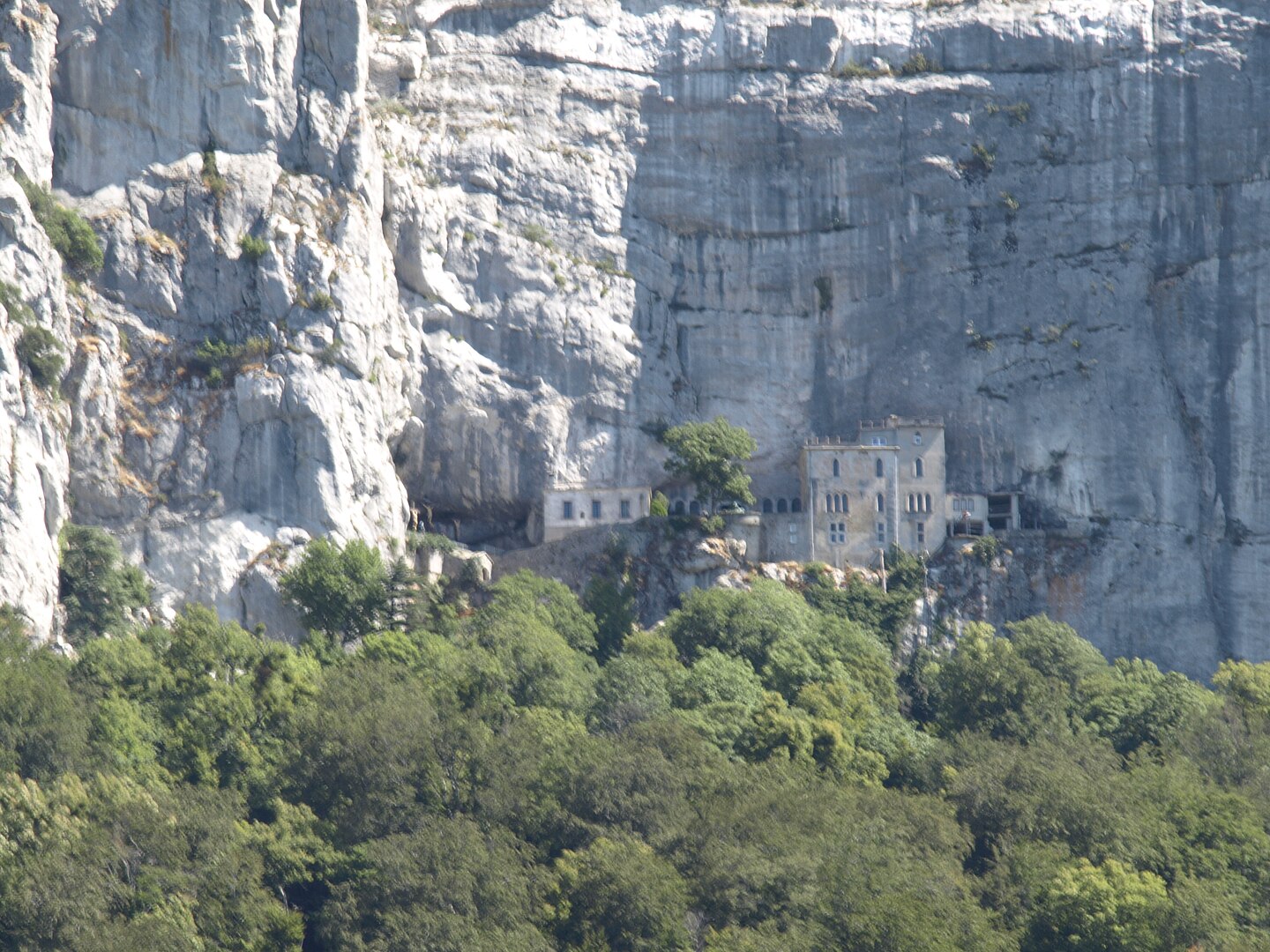 Sanctuaire Saint-Baume falaise