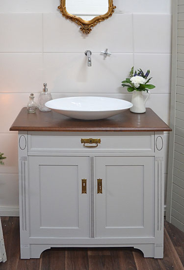 Antike Waschtische - funktionstüchtig aufgearbeitet - Land & Liebe