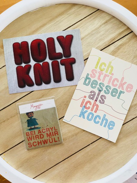 Holy Knit Postkarte Strickimicki