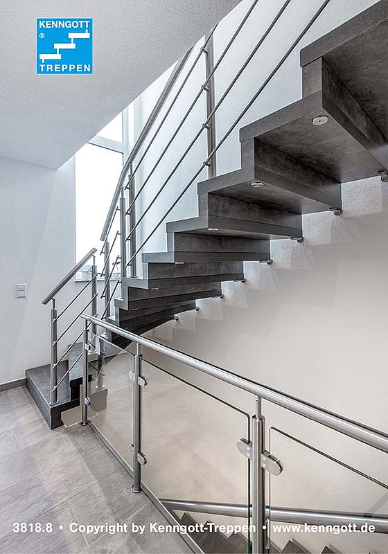 Vom Treppentraum Zur Traumtreppe Schneider Treppenbaus Webseite Zwischen Treppe Und Wand Kommt Da Jede Stufe Der Faltwerktreppe Mit Zwei Bolzen Befestigt Ist Es Dank Kautschukhüllen Zu Keinem Trittschall