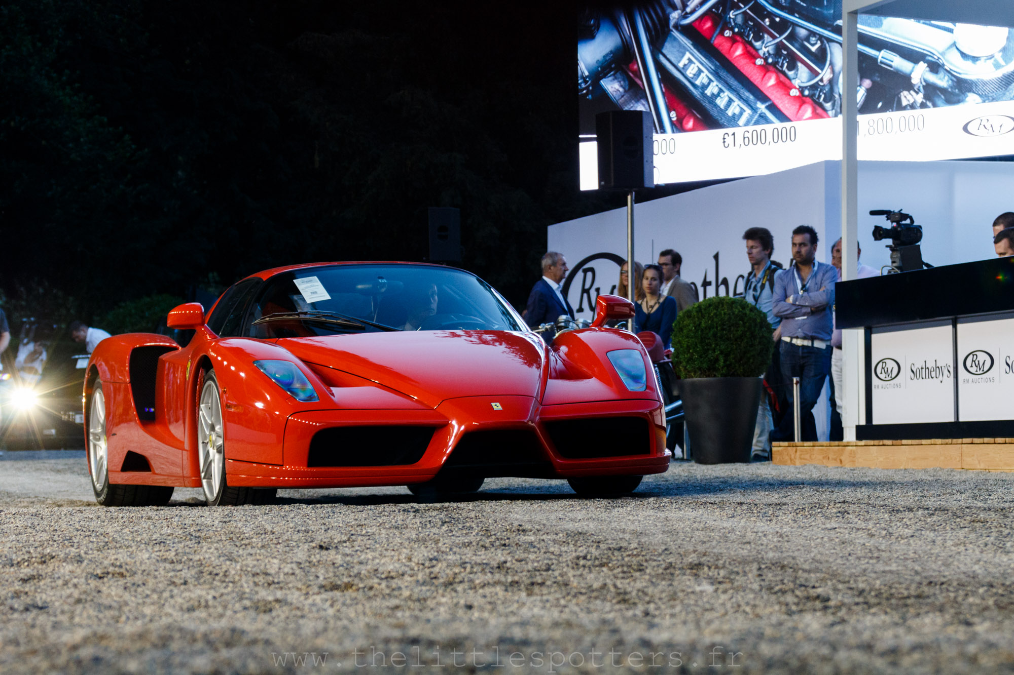 Ferrari Enzo, estimée entre 1 900 000 et 2 200 000 euros, également invendue.