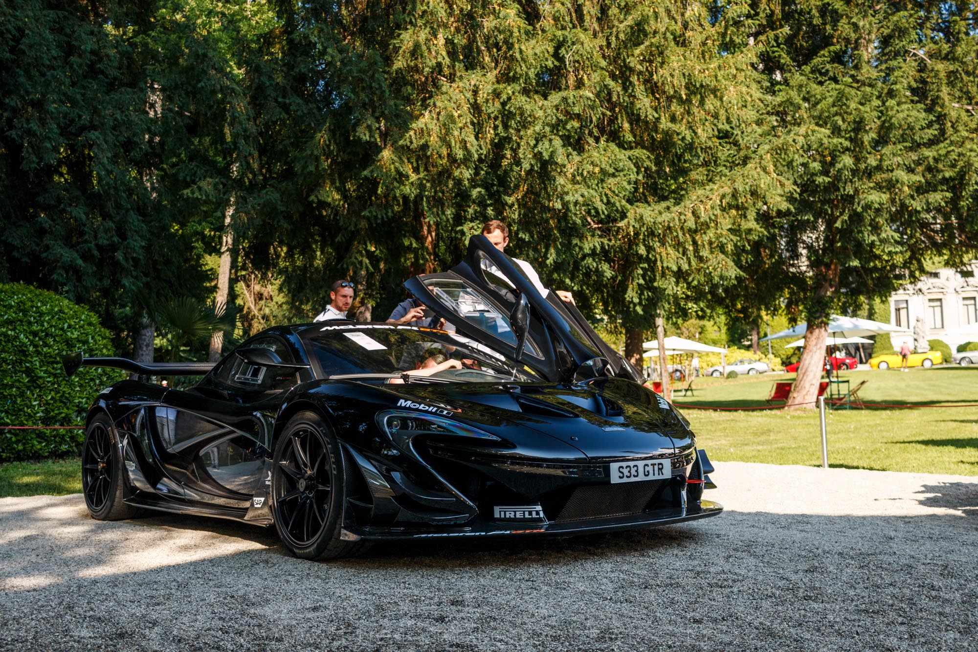 McLaren P1 GTR, estimée entre 3 200 000 et 3 600 000 euros. Adjugée à 2 850 000 euros, elle ne sera pas vendue.