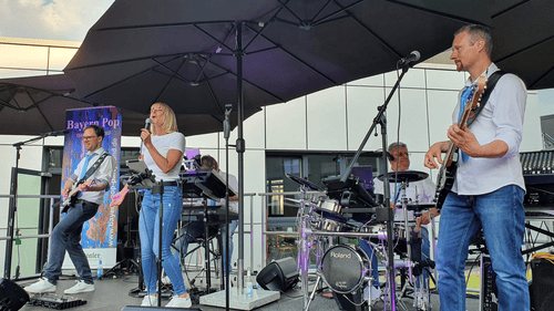 Die Bayern Pop Partyband spielt Stimmungsmusik