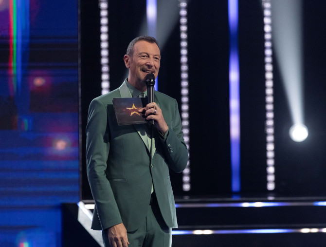 Amadeus conduce la settima puntata di Like a Star