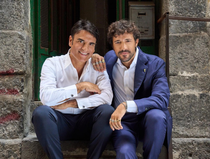 Sal da Vinci e Fabio Esposito tornano con Pazzi di pizza