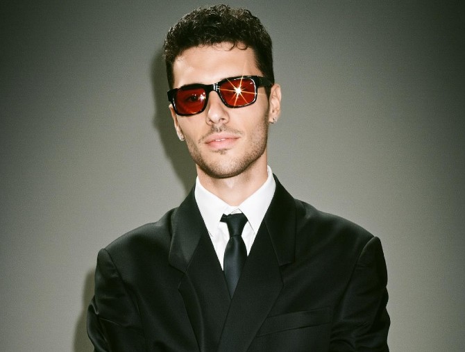 L'influencer Nicola Matarazzo pubblica il singolo Napulè mia