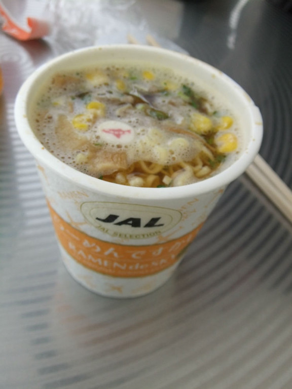 インスタントラーメン博物館で軽食なり（機内食仕様）