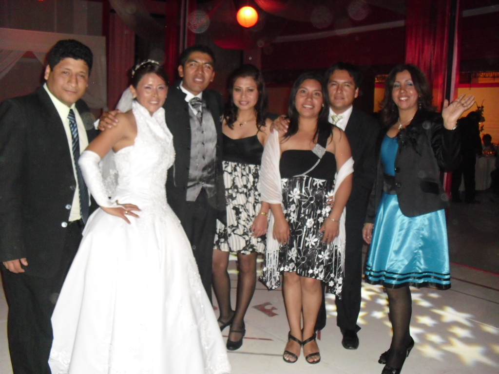 Un momento inolvidable en la boda de Felipe Saucedo, ex alumno.