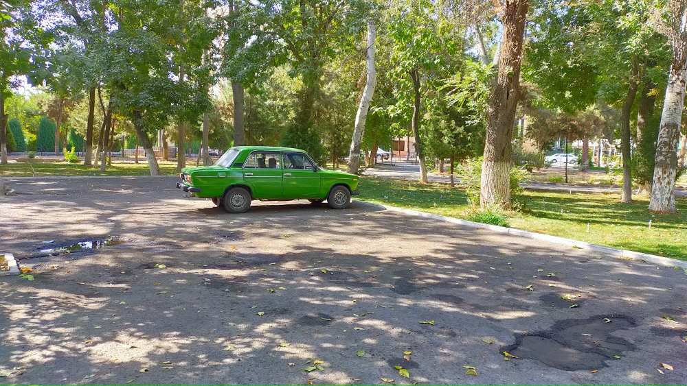 Classic "vivid" Car in Capital.