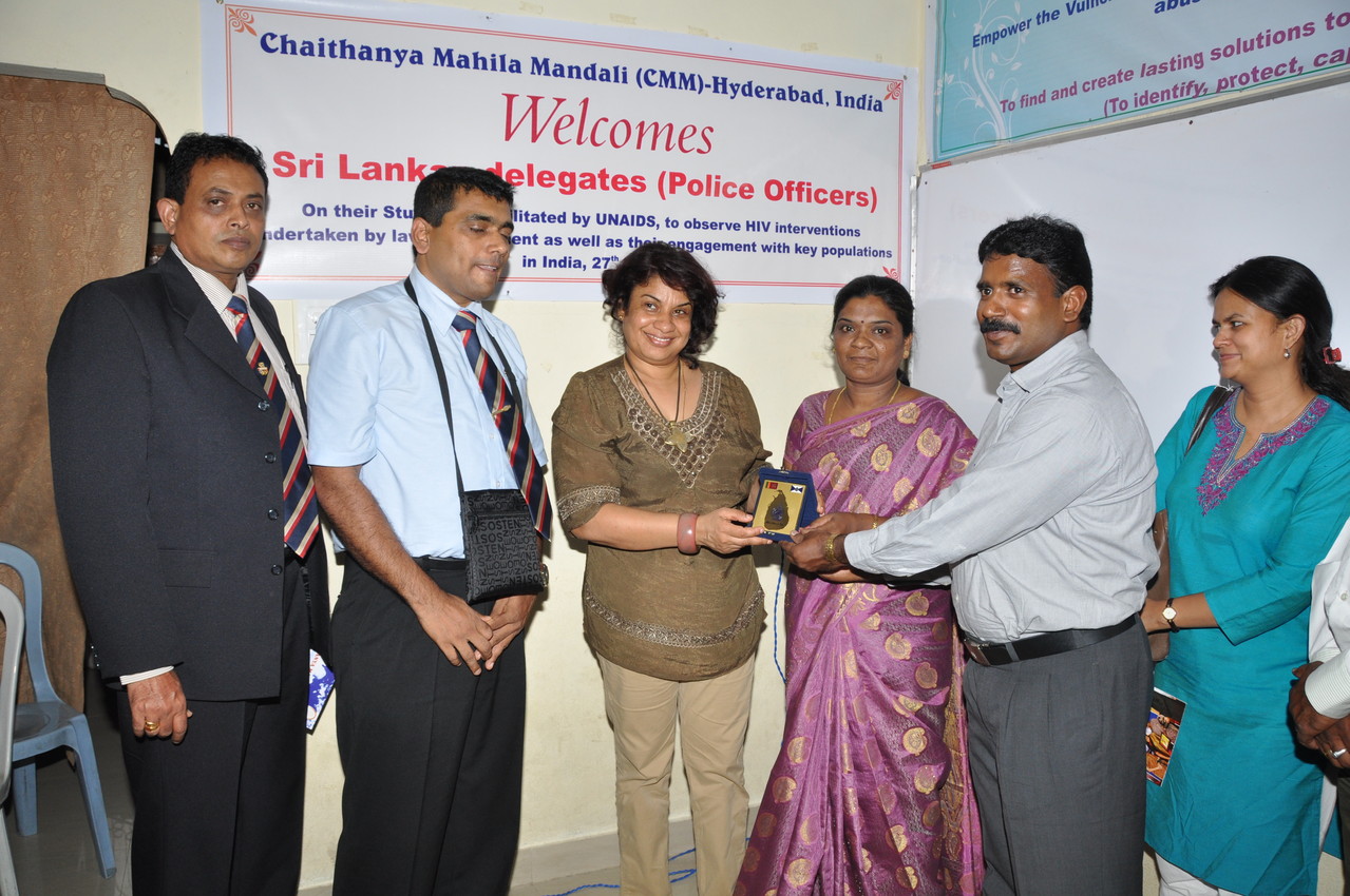  Mr.Jaya Singh.Thomas ,honored with an appreciation Memento  by Sri Lankan High Profile Police Officers and Staff of National AIDS Control Organization,New Delhi., on their learning visit to CMM