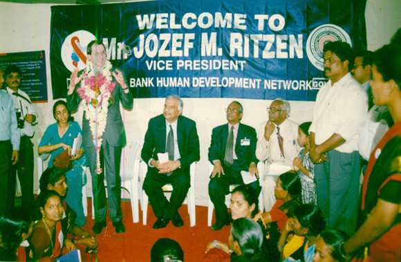   The then World Bank Vice-President ,addressing to CMM Members during his visit to Hyderabad
