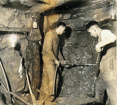 Bergleute in der Grube Erhaltung bei Weilburg-Odersbach_-Foto Bergbau- und Stadtmuseum Weilburg