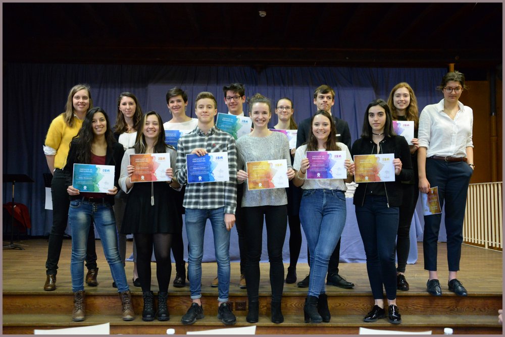 Les candidats avec leurs certificats