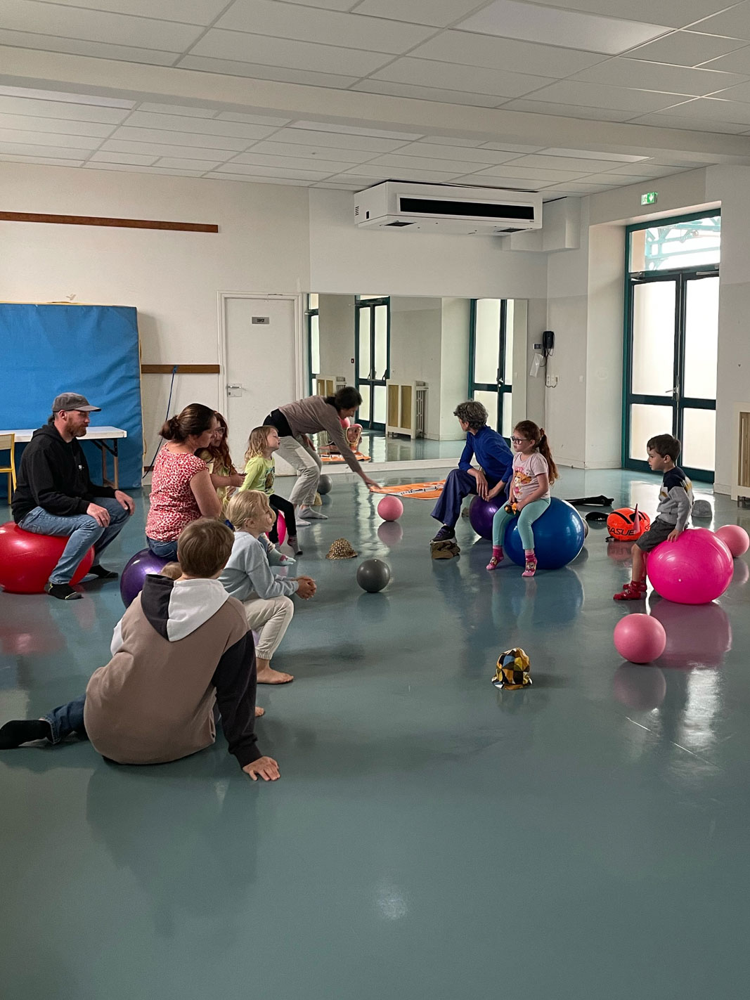 SAM 13 DÉC. 10h à 11h Atelier Éveil et Danse