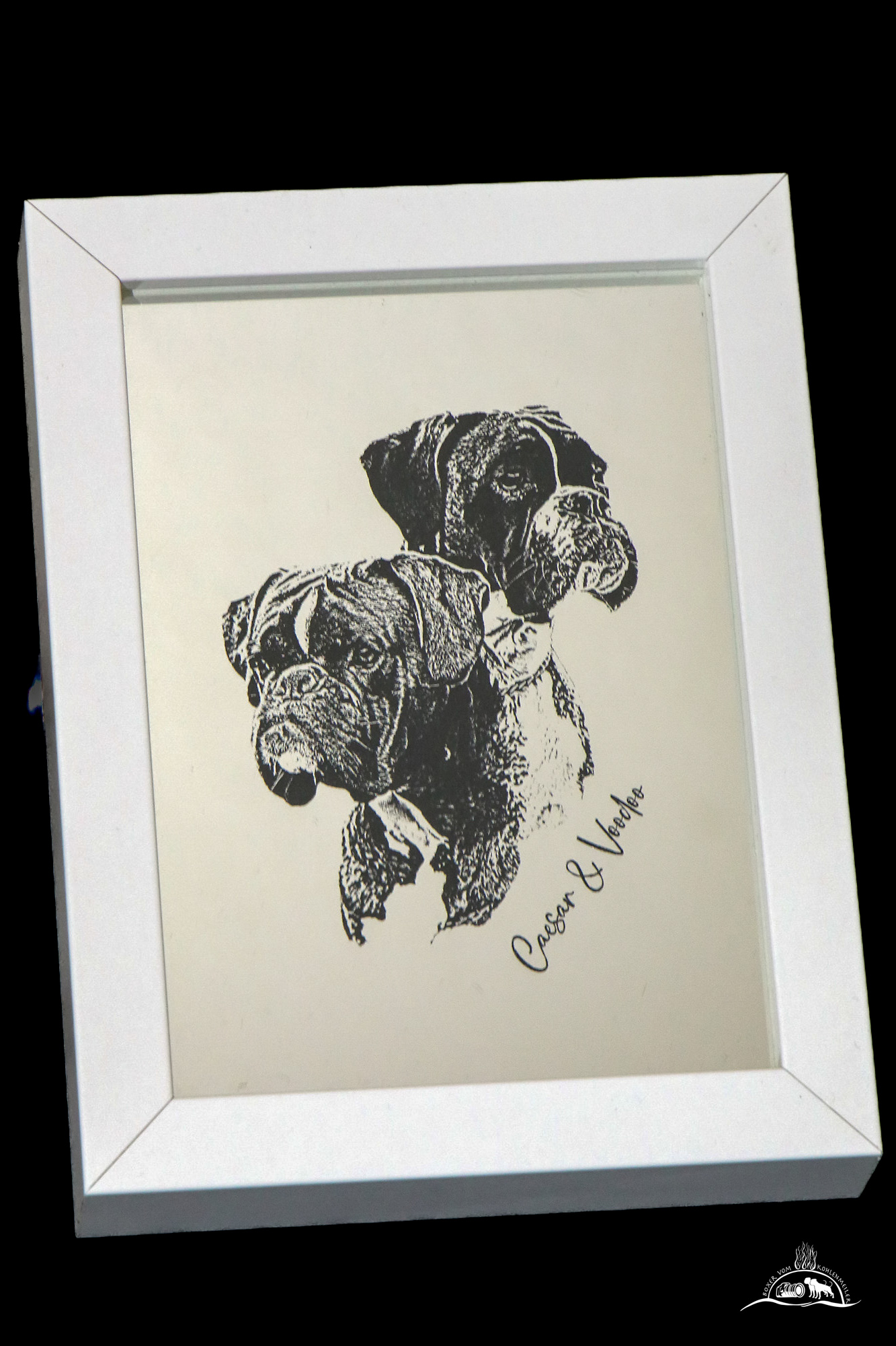 Boxerkopf (nach Vorlage) mit Schriftzug auf Spiegel mit Rahmen (21 x 30 cm)
