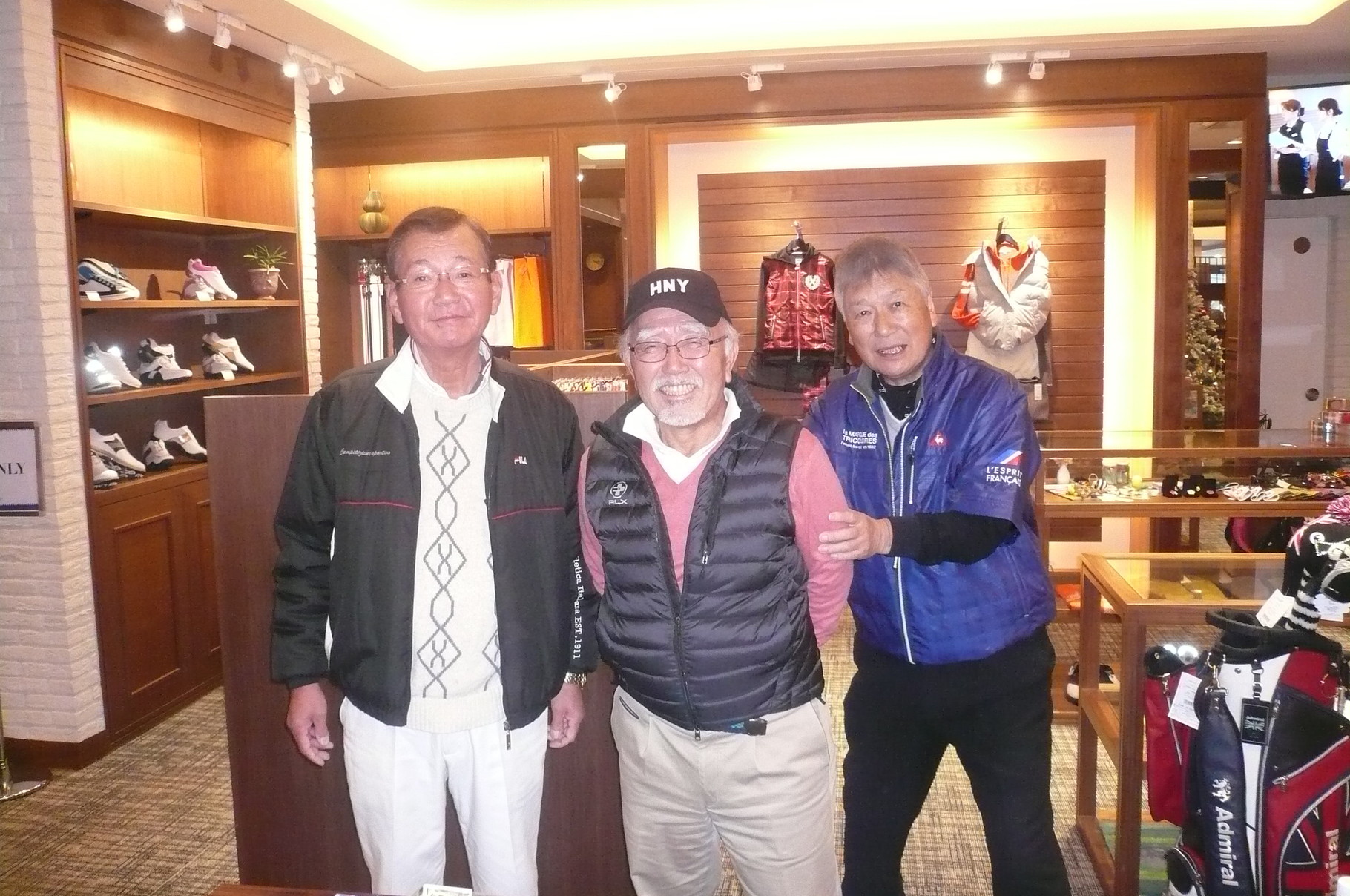 今年１年世話してくださった大島さん田中さん今井さん（左寄り）