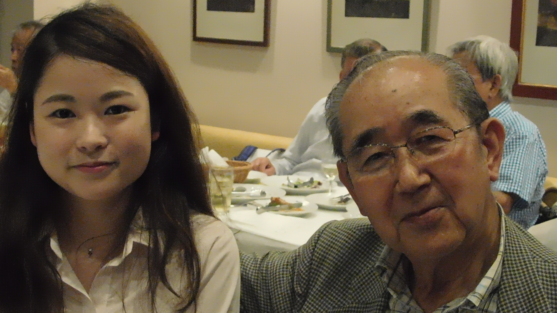司会の飯田咲希と写真提供して下さった山崎さん