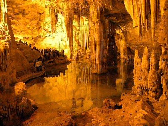 Interno delle Grotte di Nettuno di Alghero