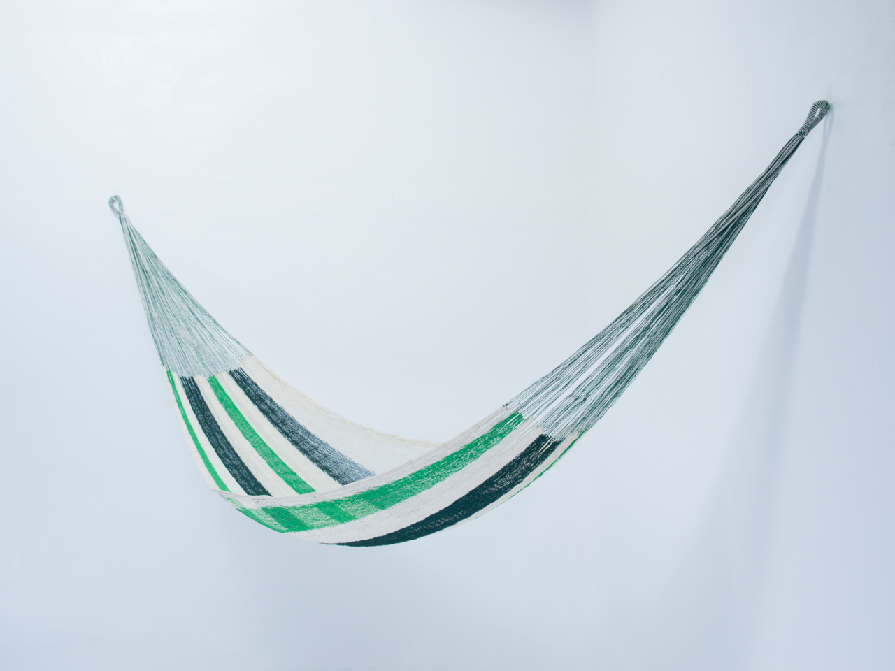 斜めに寝て調度良いサイズ medium - the Hammock ザ・ハンモック