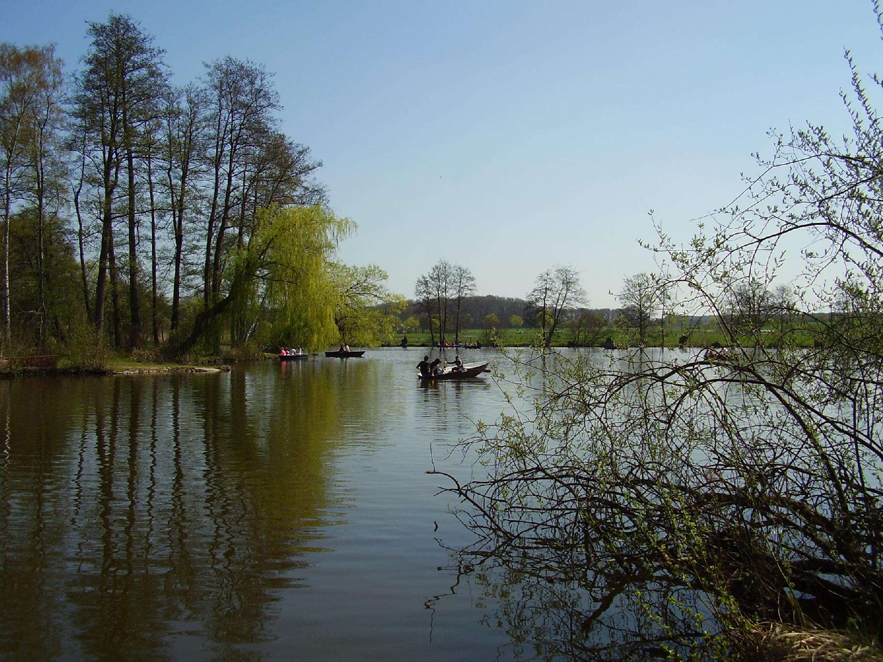 Seeboote auf dem Hücker Moor