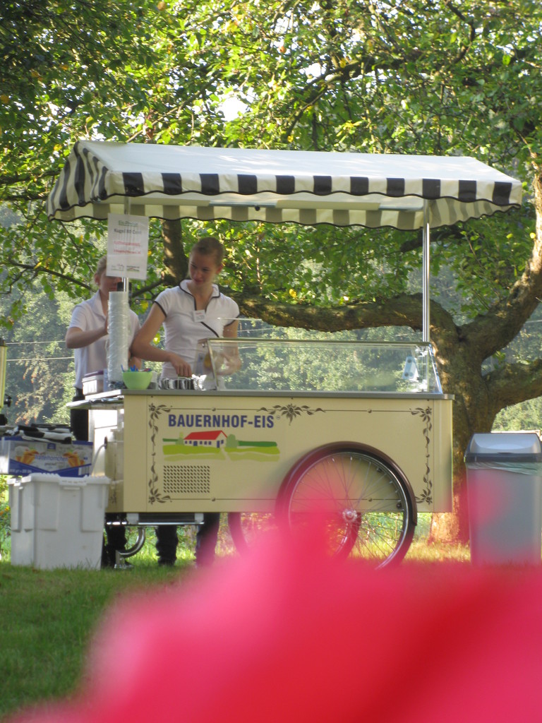 Unser kleiner Eiswagen für Veranstaltungen