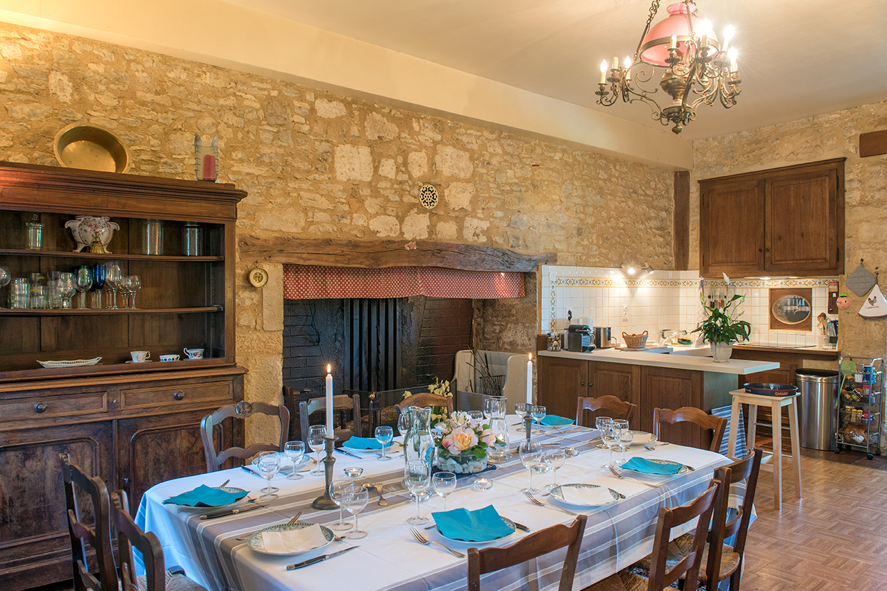 Domaine de Vielcastel, for 10 to 12 people, dining room and "cantou"