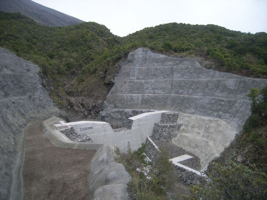 春松川８号えん堤工事