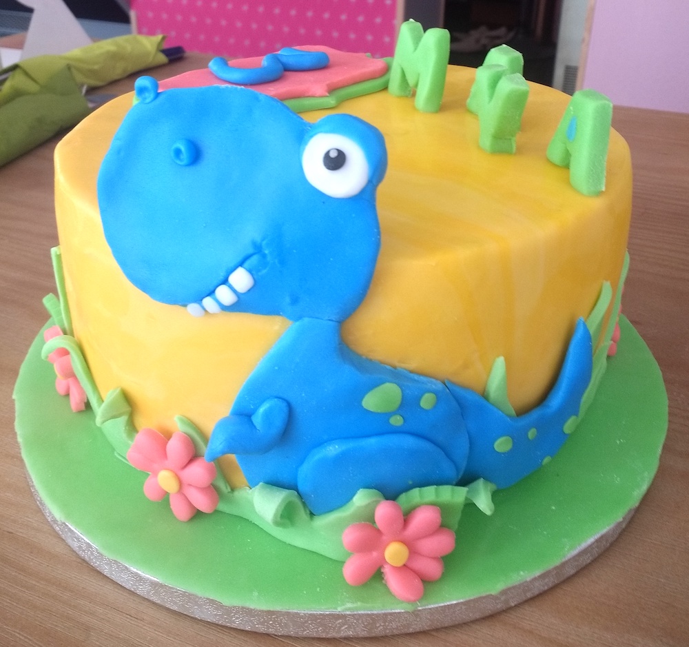 gâteau anniversaire dinosaure mignon
