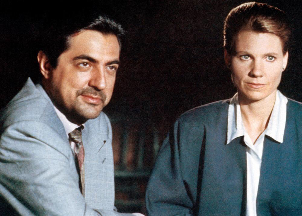 Joe Mantegna & Lindsay Crouse in House of Games