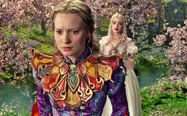 Mia Wasikowska & Anne Hathaway in Alice Through The Looking Glass