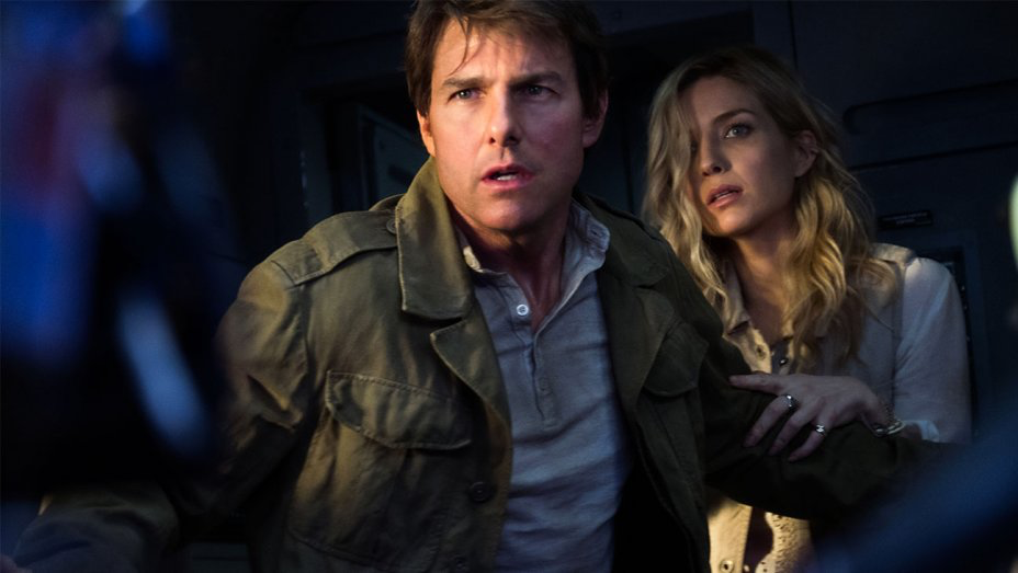 Tom Cruise & Annabelle Wallis in The Mummy