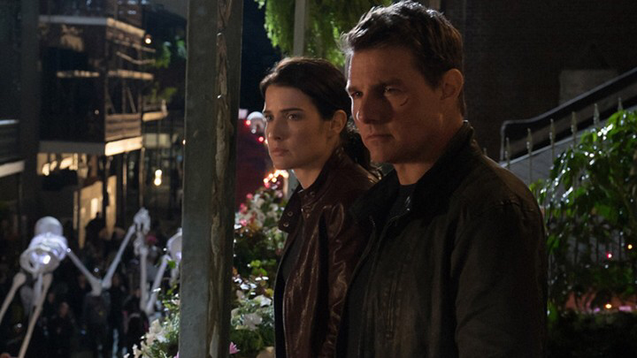 Cobie Smulders & Tom Cruise in Jack Reacher: Never Go Back