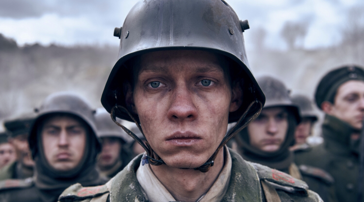 Felix Kammerer in All Quiet On The Western Front