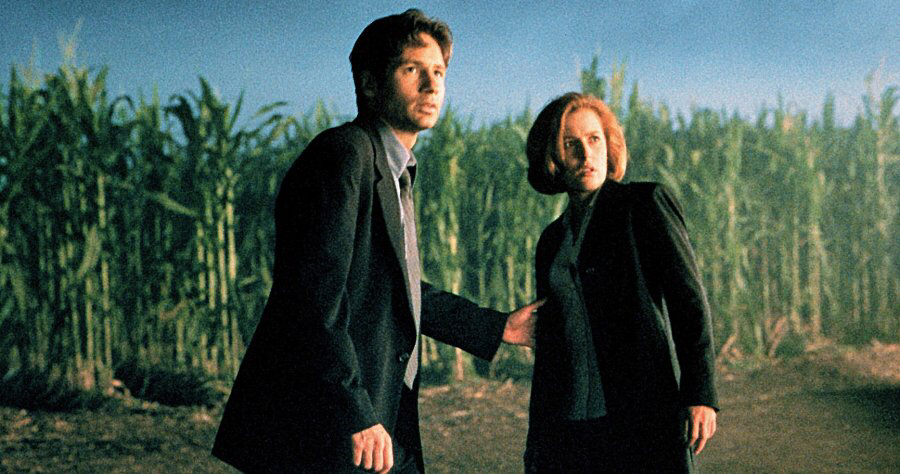 David Duchovny & Gillian Anderson in The X-Files Movie