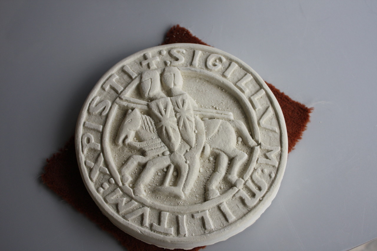 Le SCEAU des TEMPLIERS (1991) Site Jimdo de sculpture sur pierre de