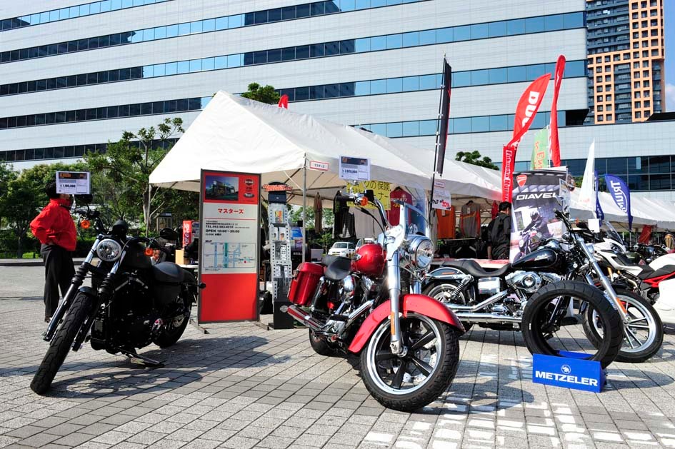 マスターズさんのブースでは新車の展示と保険の相談会もやってますよ～(^^♪