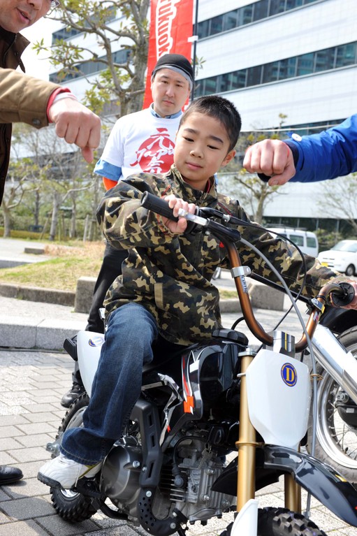 ボクもこんなバイク乗りたいよ～！