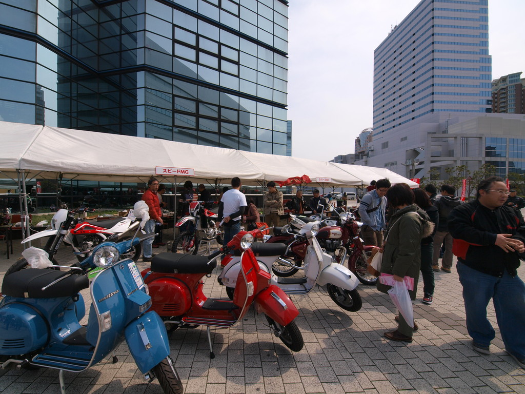 カラフルなLML。小さいバイクも人気です！