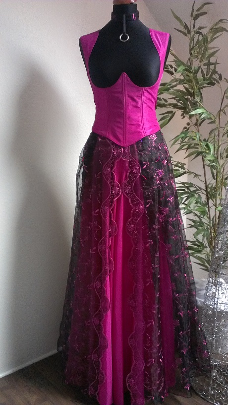 Die Geschichte der O Kleider der O - lionara-moden Webseite!